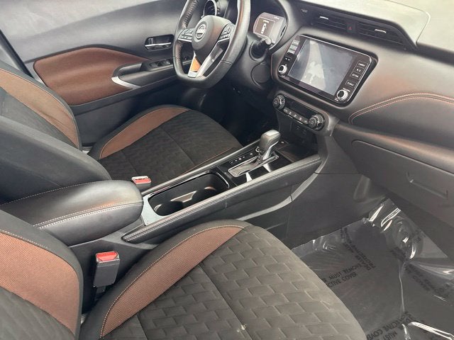 2022 Nissan Kicks SR