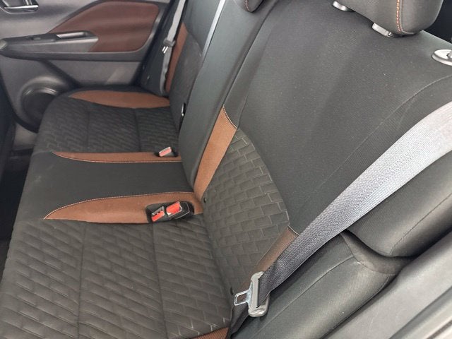 2022 Nissan Kicks SR
