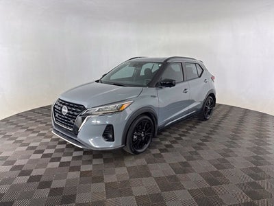 2022 Nissan Kicks SR