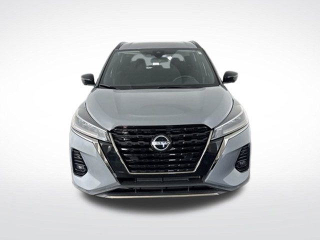 2022 Nissan Kicks SR