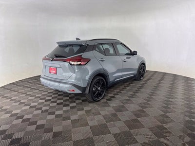 2022 Nissan Kicks SR