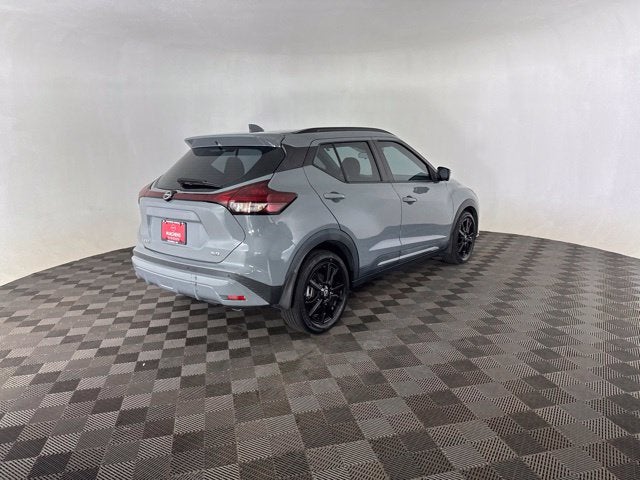 2022 Nissan Kicks SR