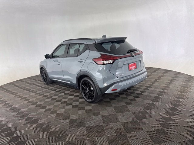 2022 Nissan Kicks SR