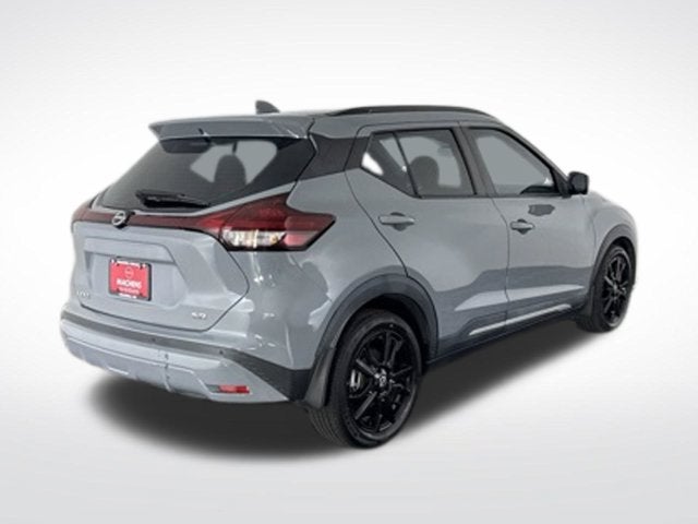 2022 Nissan Kicks SR