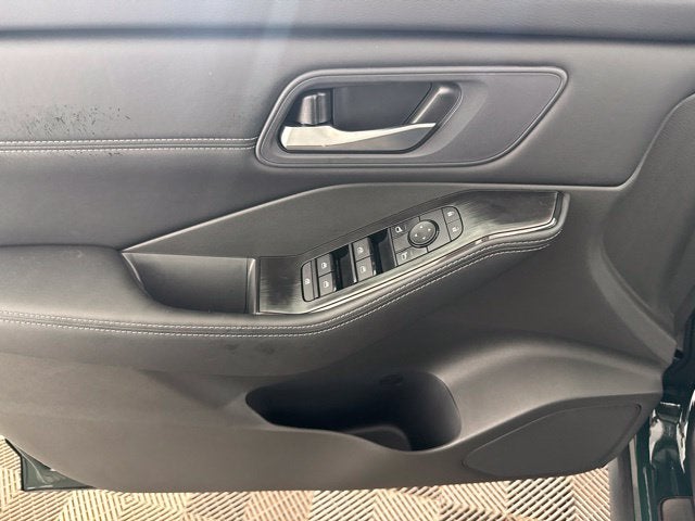 2027 Nissan Rogue Dark Armor