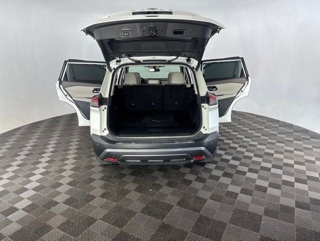 2022 Nissan Rogue SL