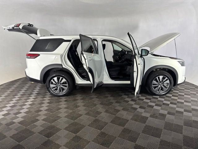 2025 Nissan Pathfinder S