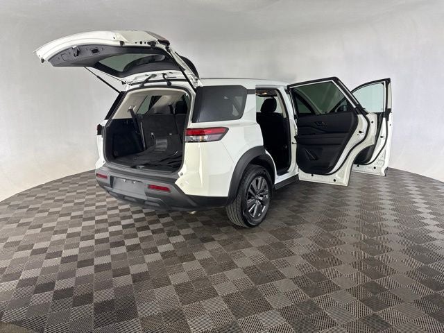 2025 Nissan Pathfinder S