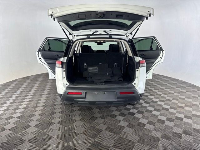 2025 Nissan Pathfinder S
