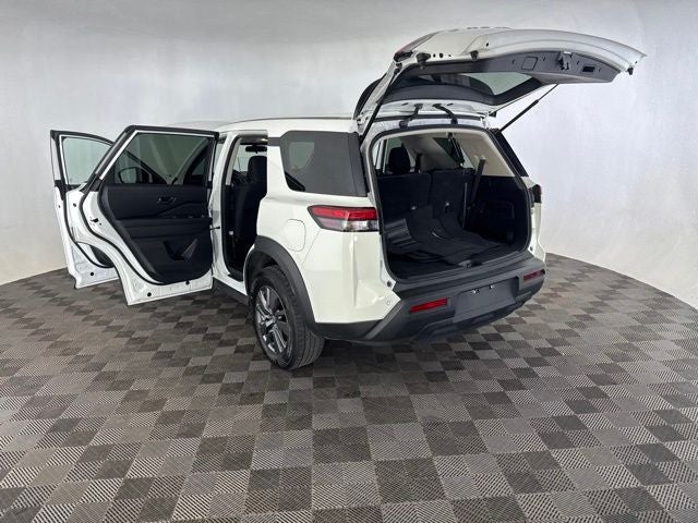 2025 Nissan Pathfinder S