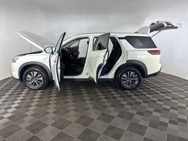 2025 Nissan Pathfinder S