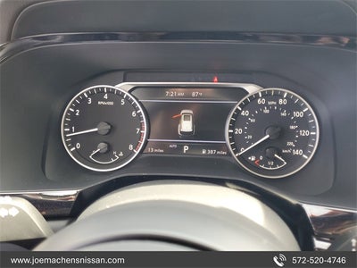 2025 Nissan Pathfinder SV