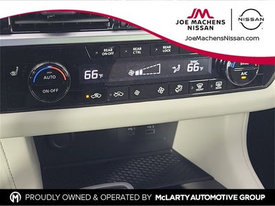 2025 Nissan Pathfinder SV