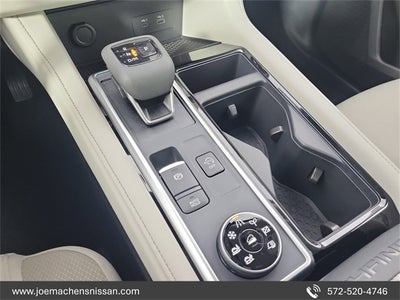 2025 Nissan Pathfinder SV