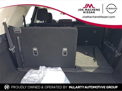 2025 Nissan Pathfinder SV