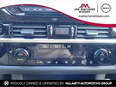 2025 Nissan Pathfinder SV