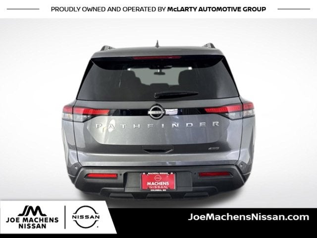 2025 Nissan Pathfinder SV