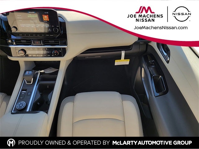 2025 Nissan Pathfinder SL