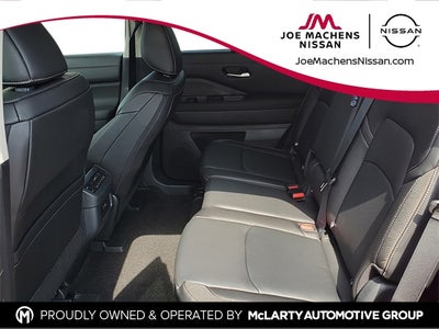 2025 Nissan Pathfinder SL