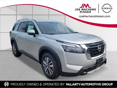 2025 Nissan Pathfinder SL