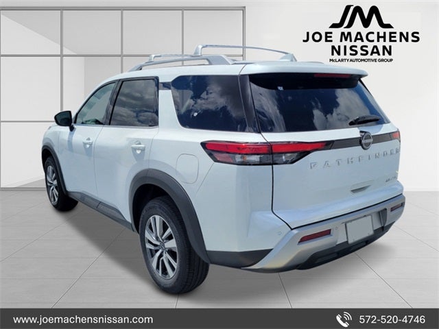 2025 Nissan Pathfinder SL