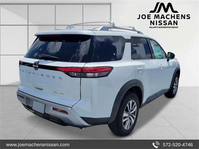2025 Nissan Pathfinder SL