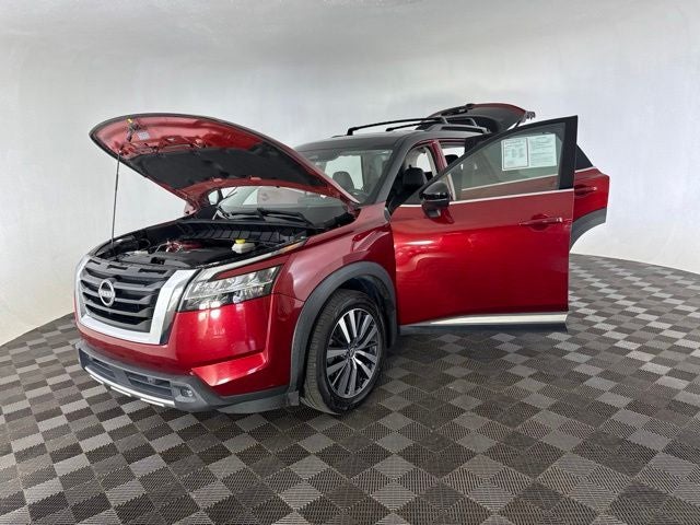 2022 Nissan Pathfinder Platinum