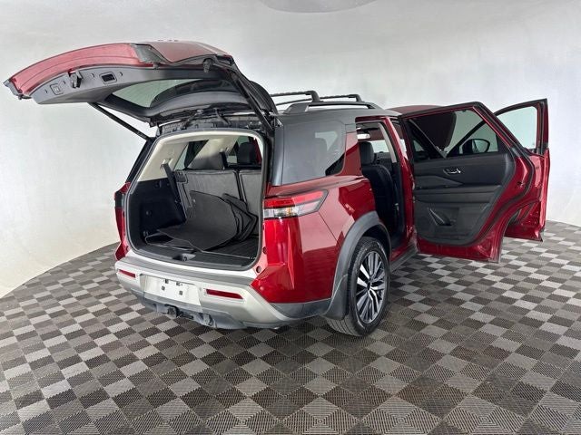 2022 Nissan Pathfinder Platinum