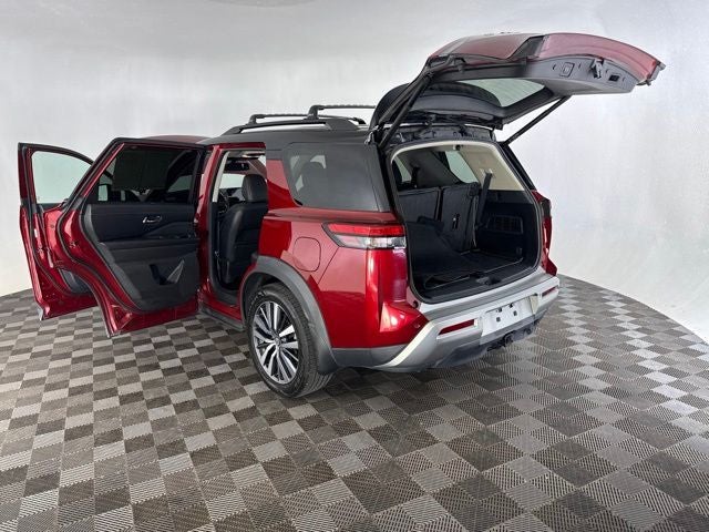 2022 Nissan Pathfinder Platinum