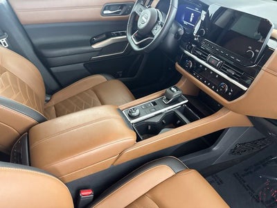 2025 Nissan Pathfinder Platinum