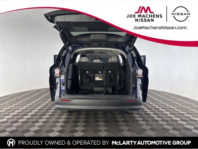 2025 Toyota Sienna LE 8 Passenger