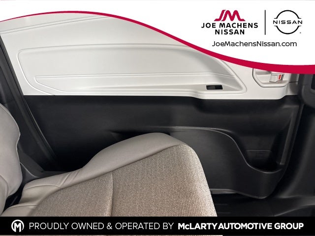 2025 Toyota Sienna LE 8 Passenger