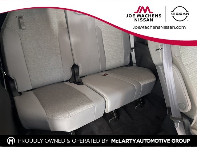 2025 Toyota Sienna LE 8 Passenger