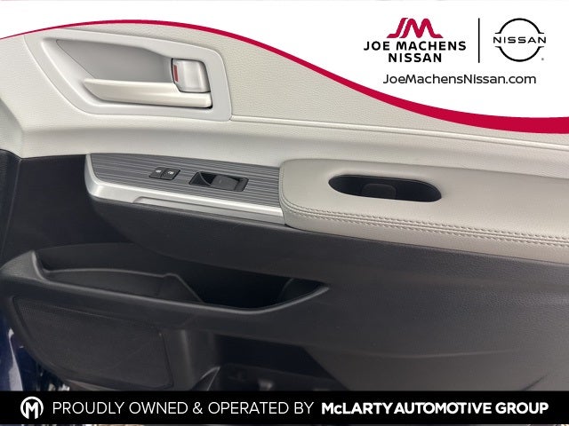 2025 Toyota Sienna LE 8 Passenger