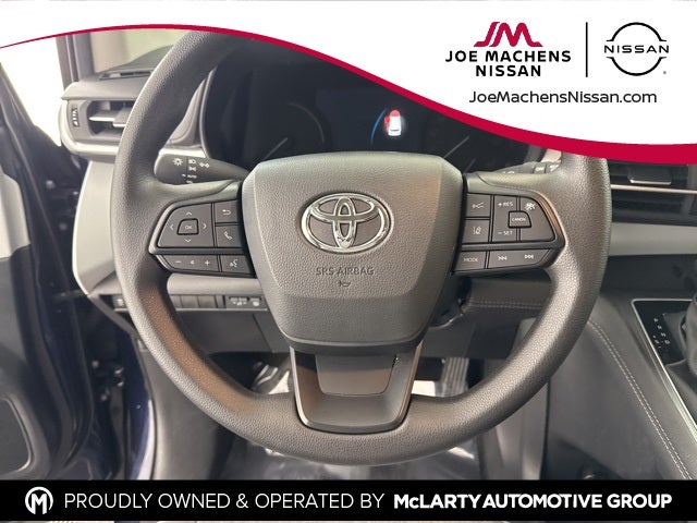 2025 Toyota Sienna LE 8 Passenger