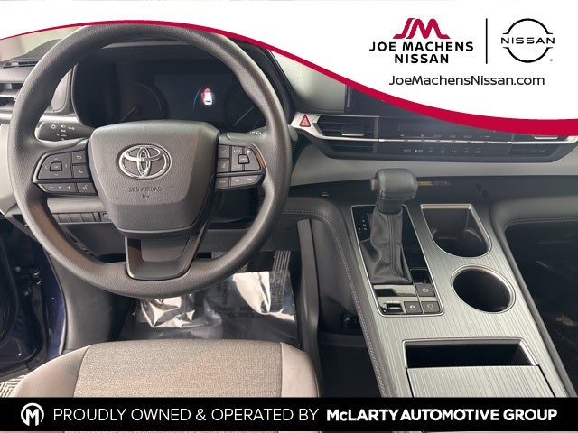 2025 Toyota Sienna LE 8 Passenger