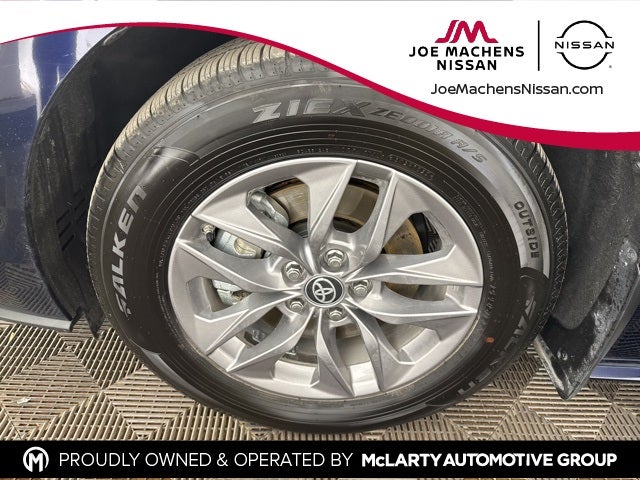 2025 Toyota Sienna LE 8 Passenger