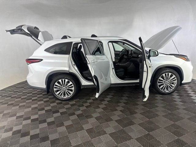 2024 Toyota Highlander Platinum