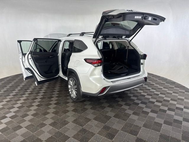 2024 Toyota Highlander Platinum