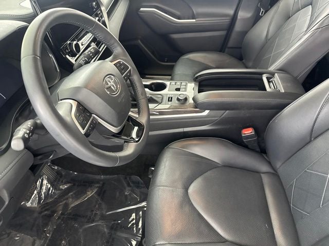 2024 Toyota Highlander Platinum