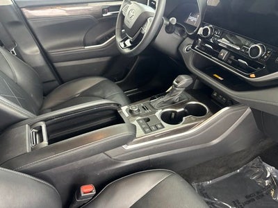 2024 Toyota Highlander Platinum