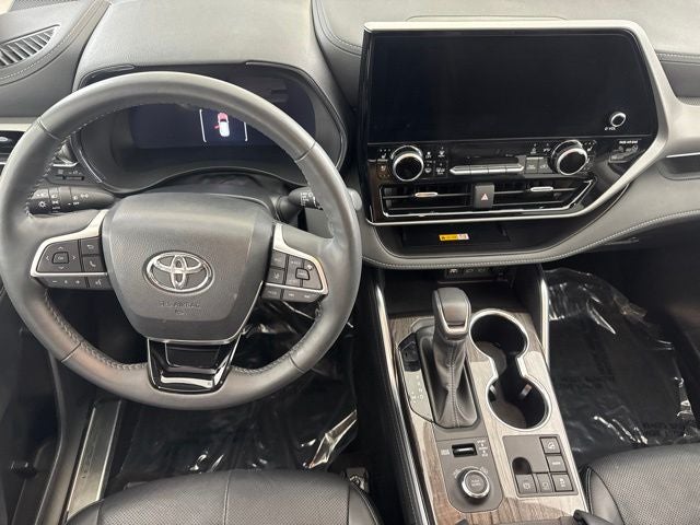 2024 Toyota Highlander Platinum