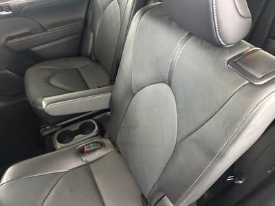2024 Toyota Highlander Platinum