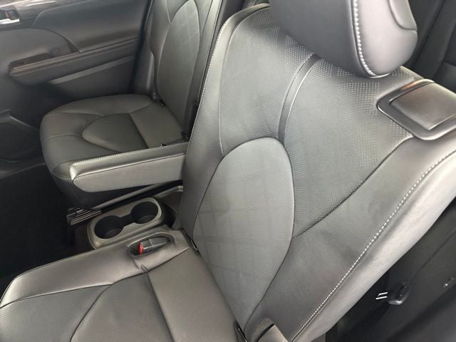 2024 Toyota Highlander Platinum