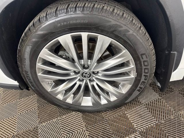 2024 Toyota Highlander Platinum