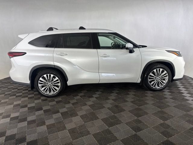 2024 Toyota Highlander Platinum