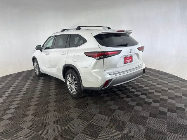 2024 Toyota Highlander Platinum