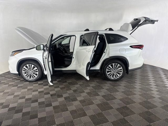2024 Toyota Highlander Platinum