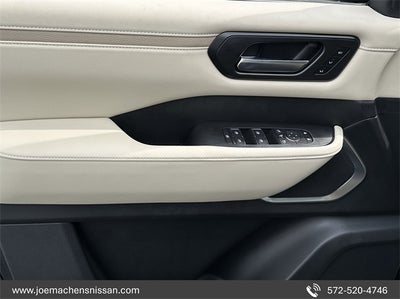 2025 Nissan Armada Platinum