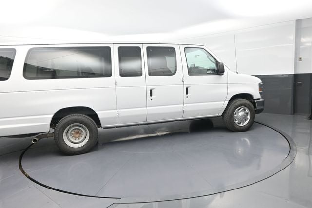 2010 Ford E-350SD XLT